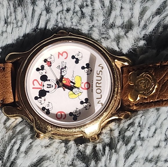 Vintage Lorus Mickey Mouse Watch unisex - Picture 5 of 8